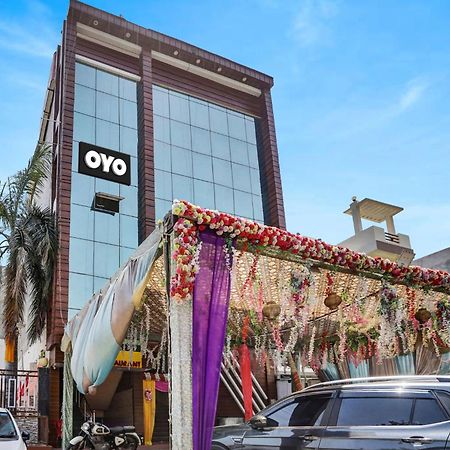 Chaya Hotel And Banquet Hall Канпур Екстериор снимка