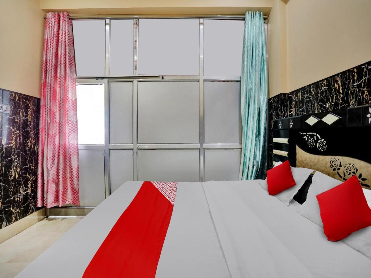 Chaya Hotel And Banquet Hall Канпур Екстериор снимка