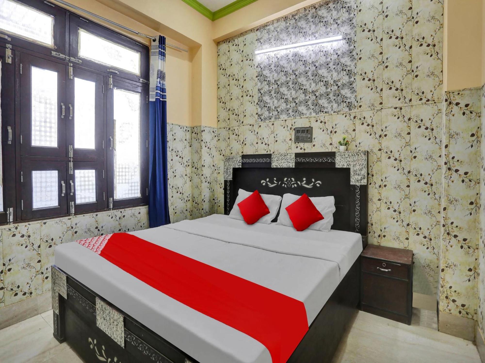 Chaya Hotel And Banquet Hall Канпур Екстериор снимка
