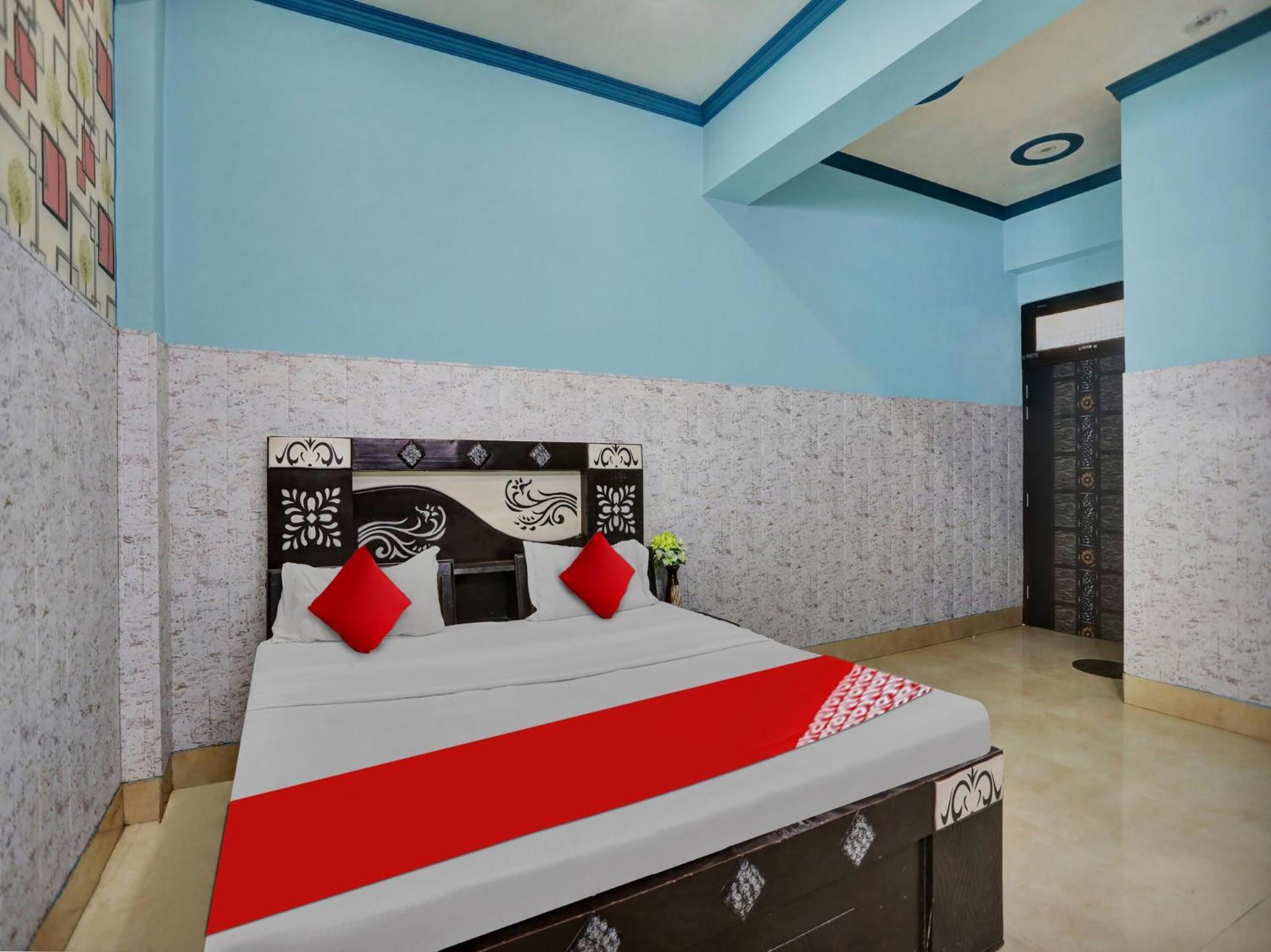 Chaya Hotel And Banquet Hall Канпур Екстериор снимка