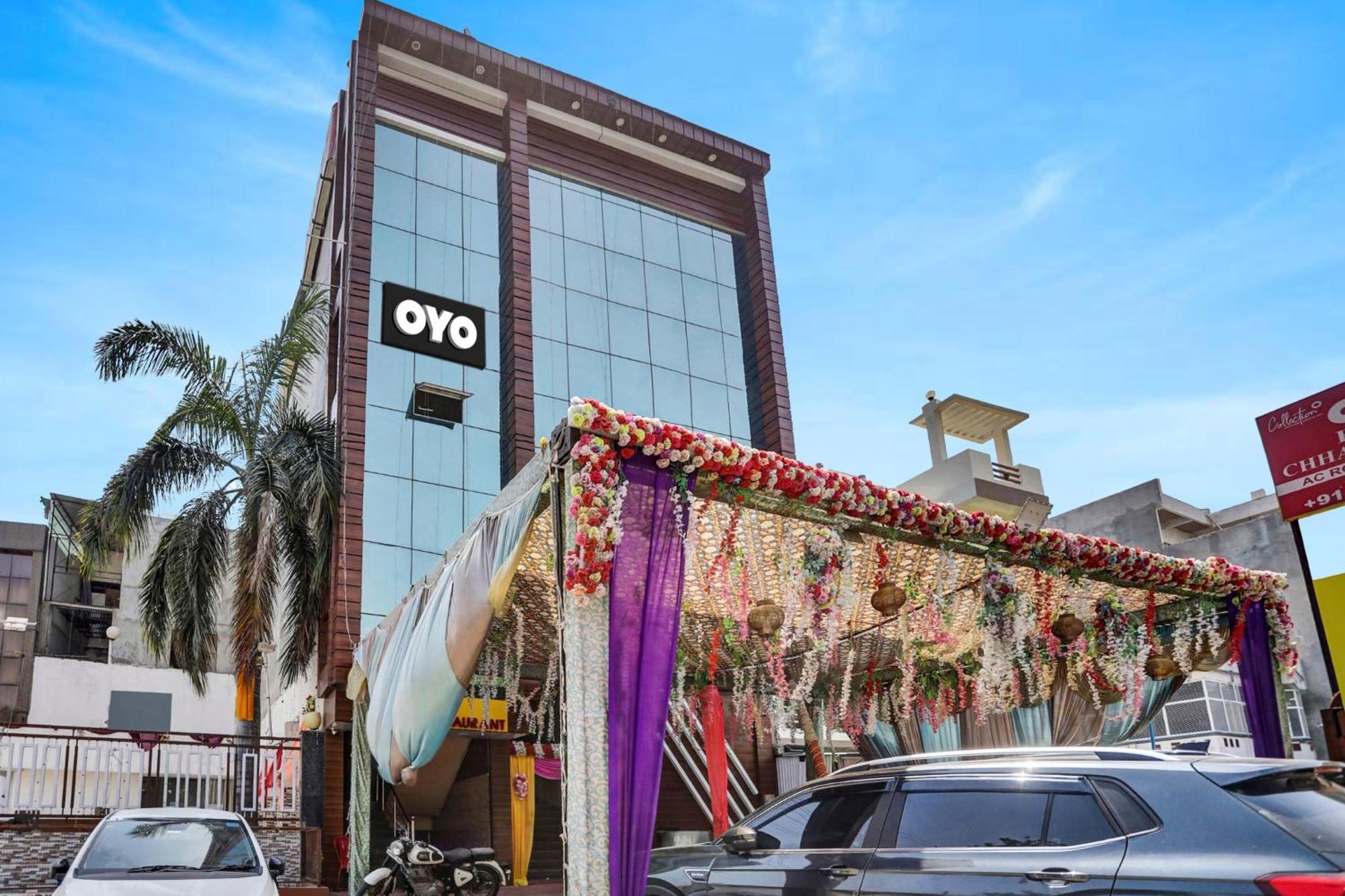 Chaya Hotel And Banquet Hall Канпур Екстериор снимка